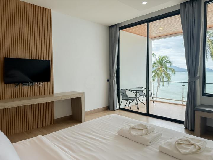 King Room with Sea View — 4