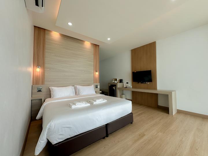 King Room with Sea View — 8