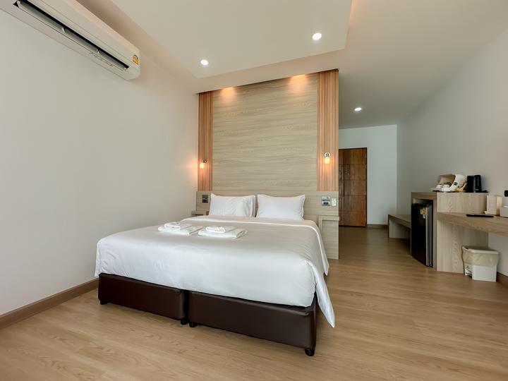 King Room with Sea View — 10