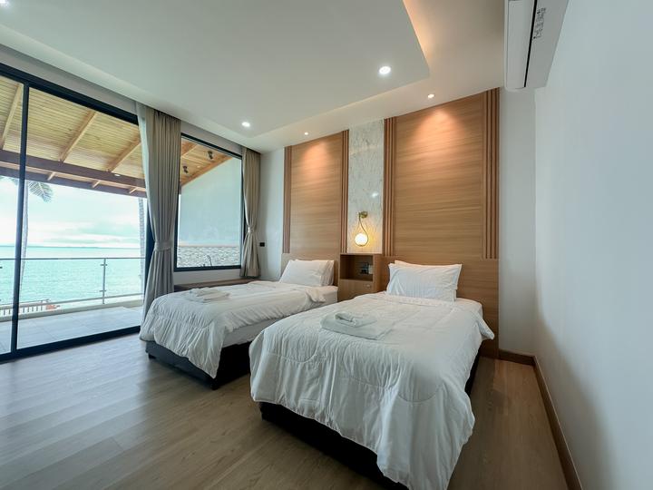 Twin Room with Pool View — 1