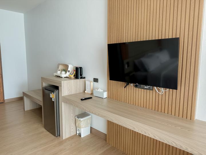 Twin Room with Pool View — 10