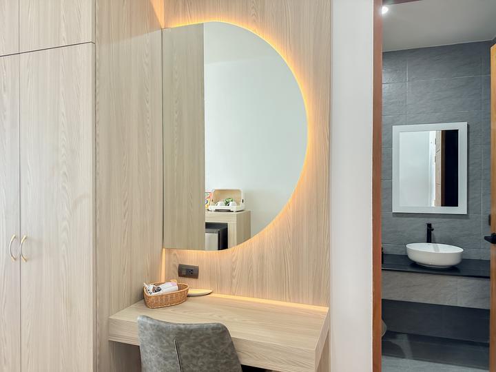 Twin Room with Pool View — 11